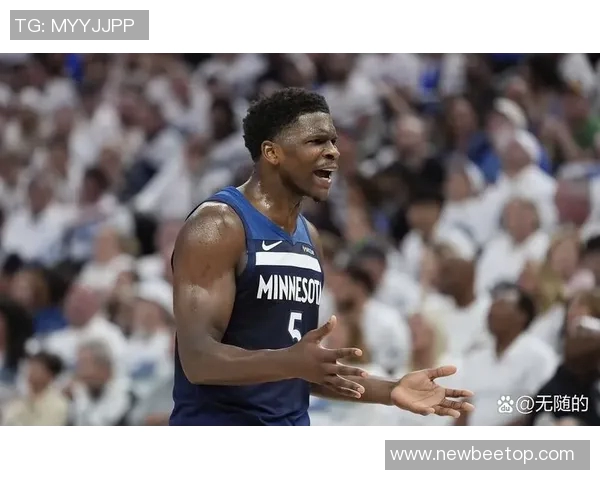 爱德华兹全力以赴训练状态曝光森林狼社媒分享精彩组图