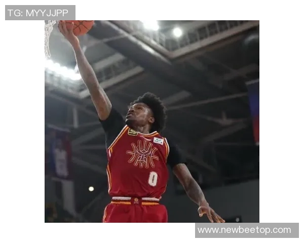 古德温半场6中4拿14分3助，上海半场领先29分